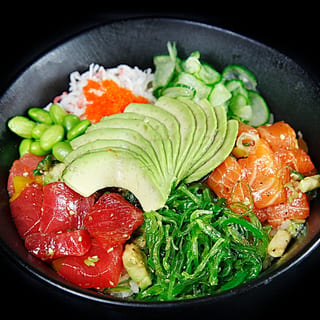 Menya Poke Bowl